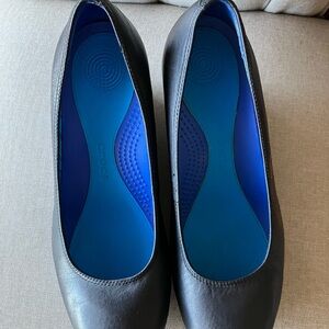 Crocs Women's Black Flats